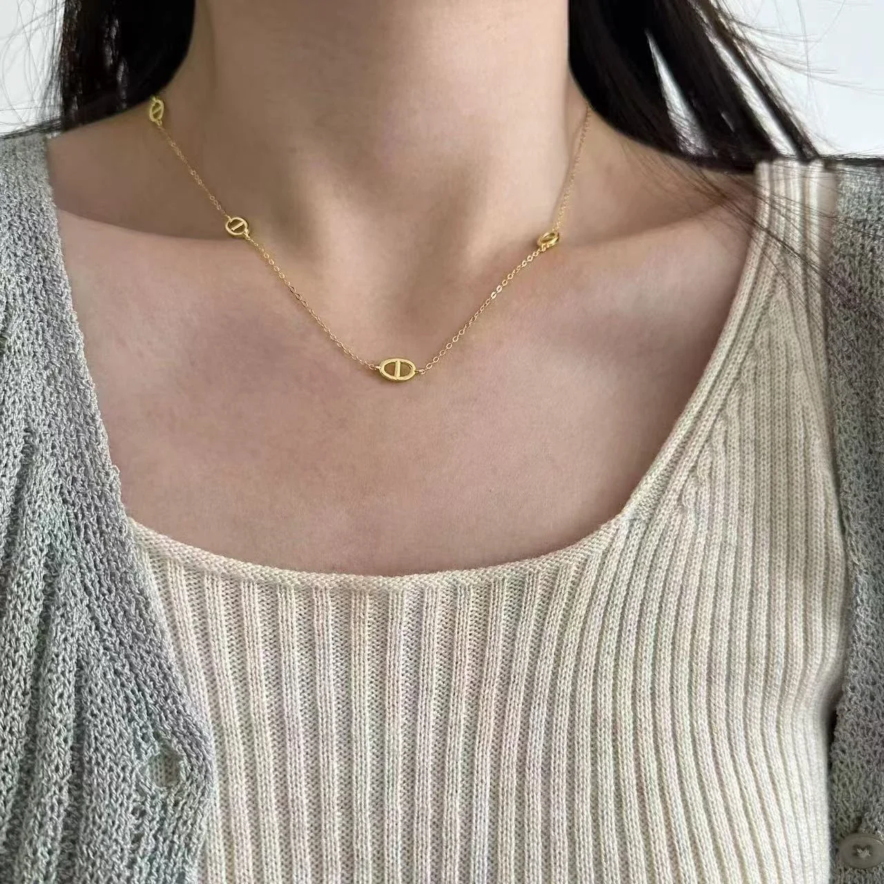 Delicate 925 Sterling Silver Oval Bar Motif Chain Necklace