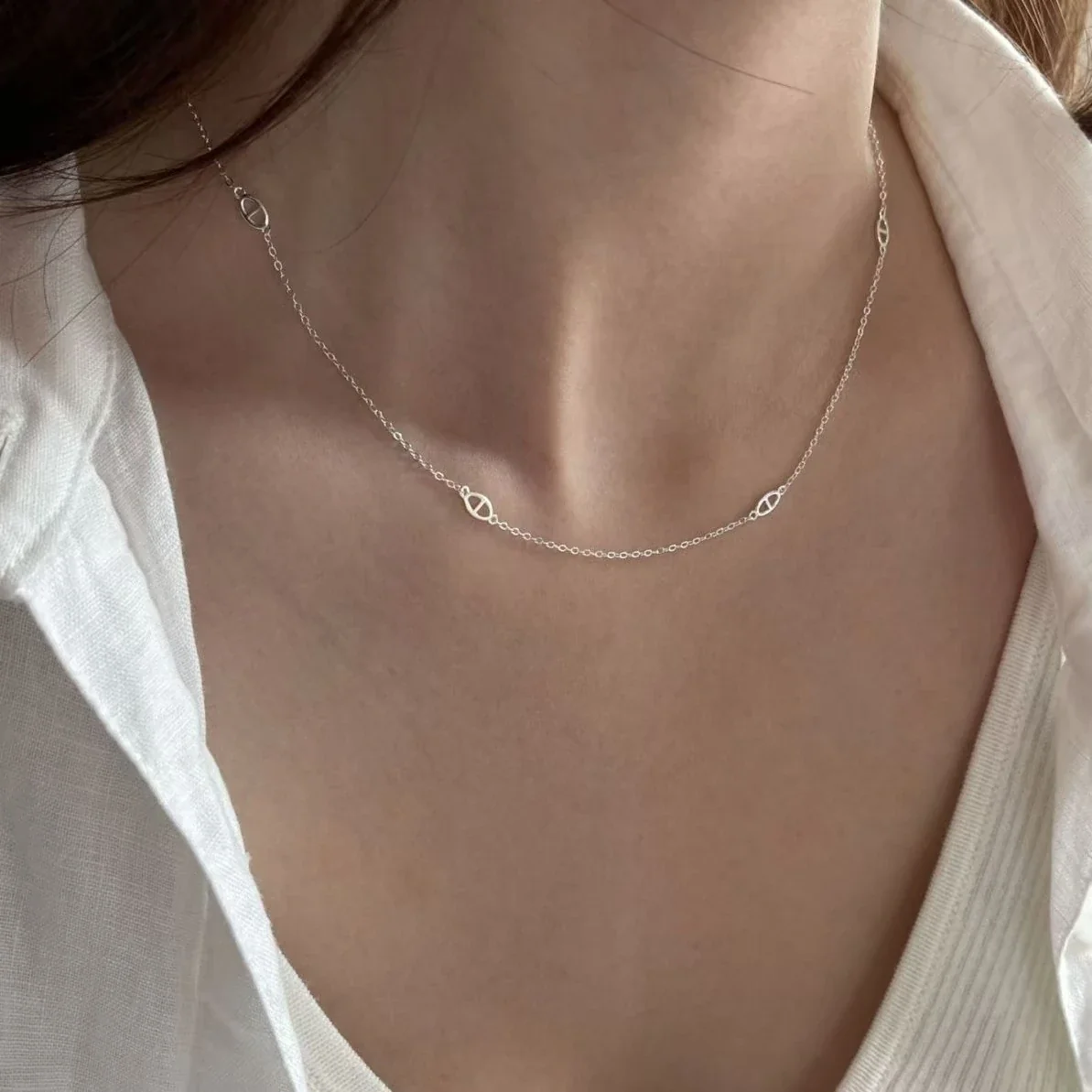 Delicate 925 Sterling Silver Oval Bar Motif Chain Necklace