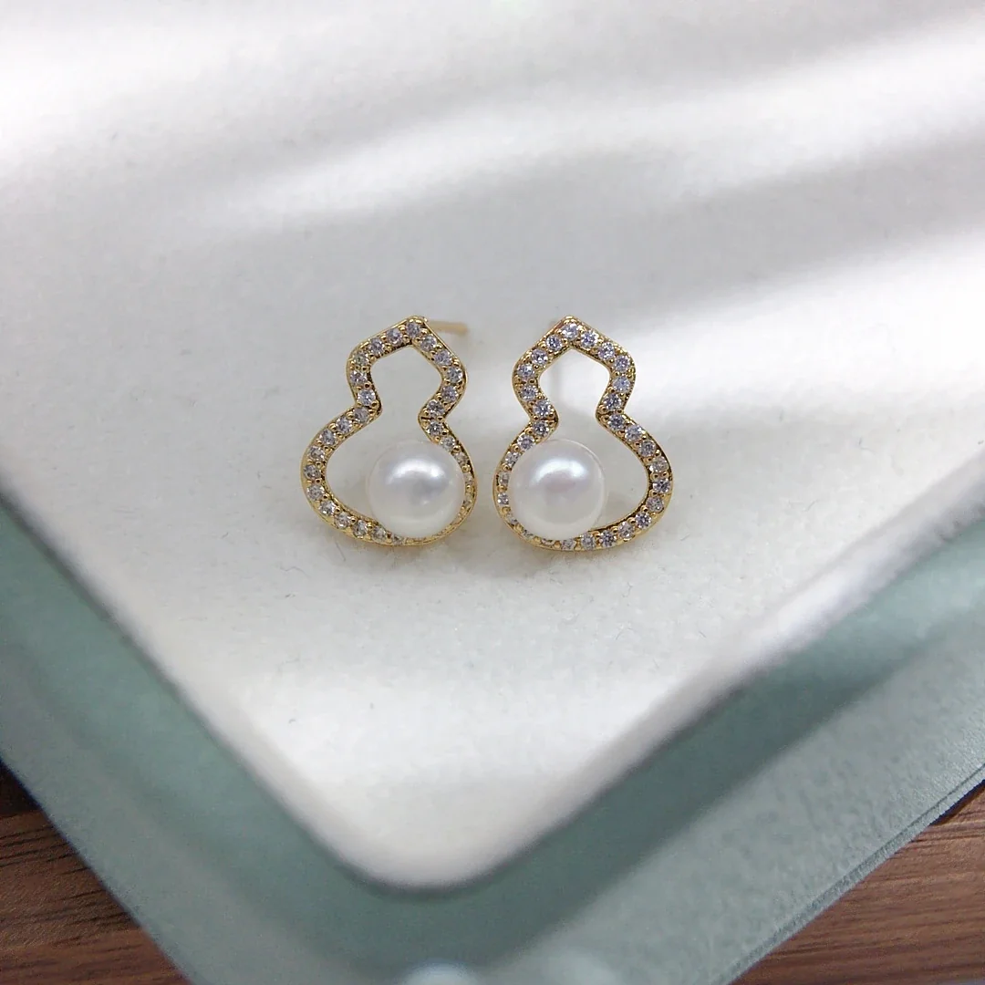 Ornate Gourd Outline Freshwater Pearl Pave Stud Earrings