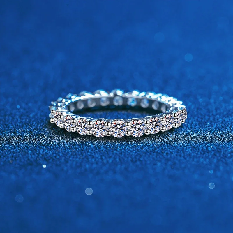 Scalloped 925 Sterling Silver Round Moissanite Eternity Ring