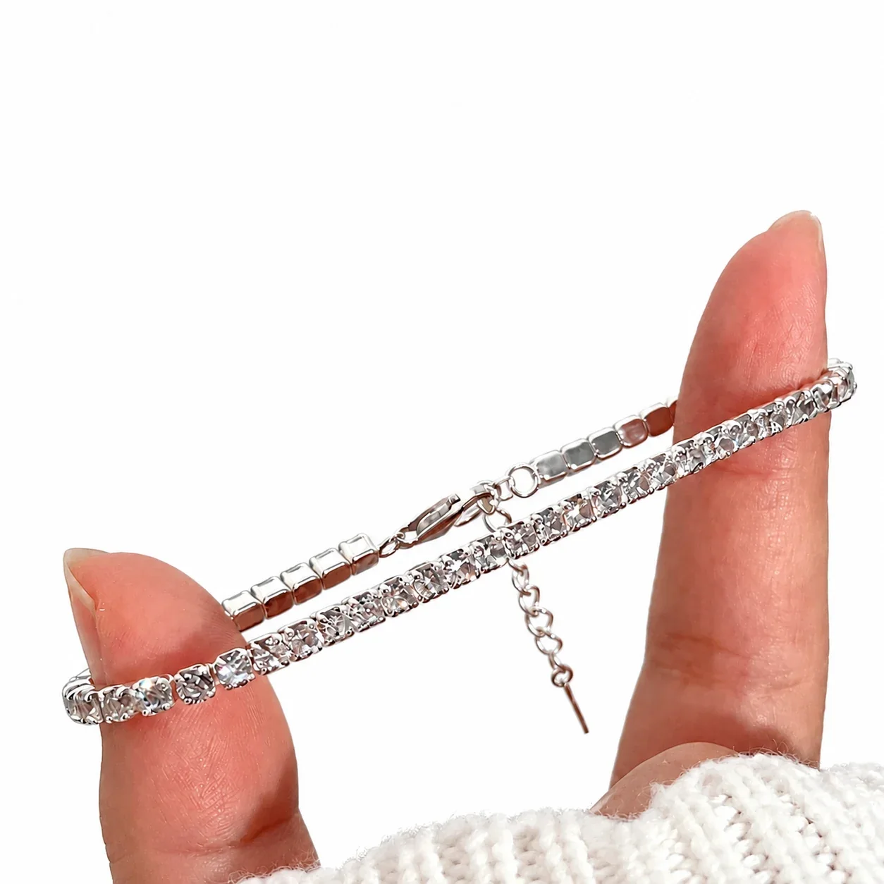 Dazzling Round Clear Stone Prong-Set 925 Sterling Silver Bracelet