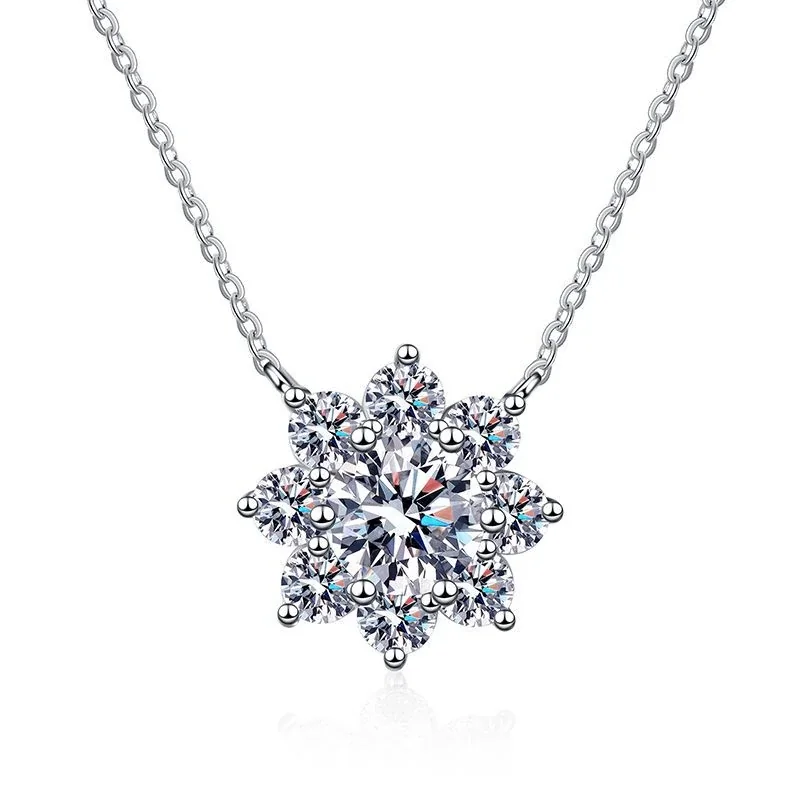 Radiant Prong-Set Eight-Petal 925 Sterling Silver Necklace