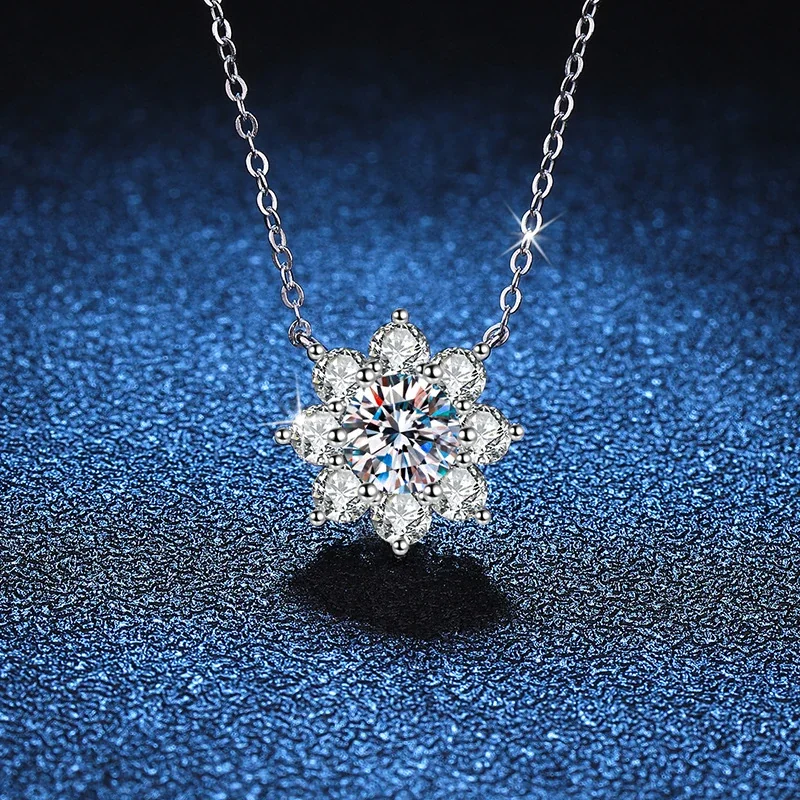 Radiant Prong-Set Eight-Petal 925 Sterling Silver Necklace