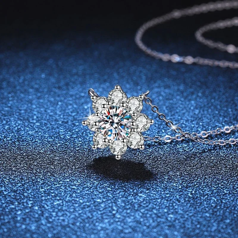 Radiant Prong-Set Eight-Petal 925 Sterling Silver Necklace