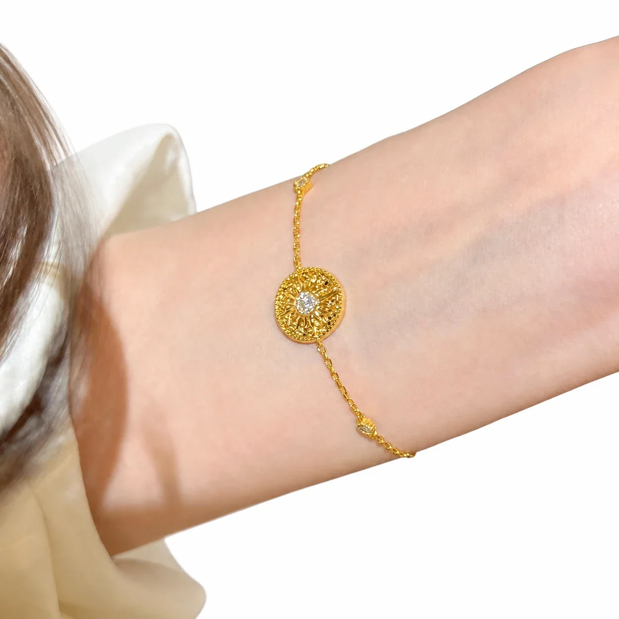 Radiant Gold-Plated Sunburst Disc Copper Chain Bracelet