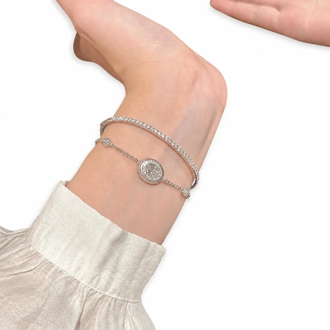 Refined Silver-Plated Pavé Disc Bead Chain Copper Bracelet