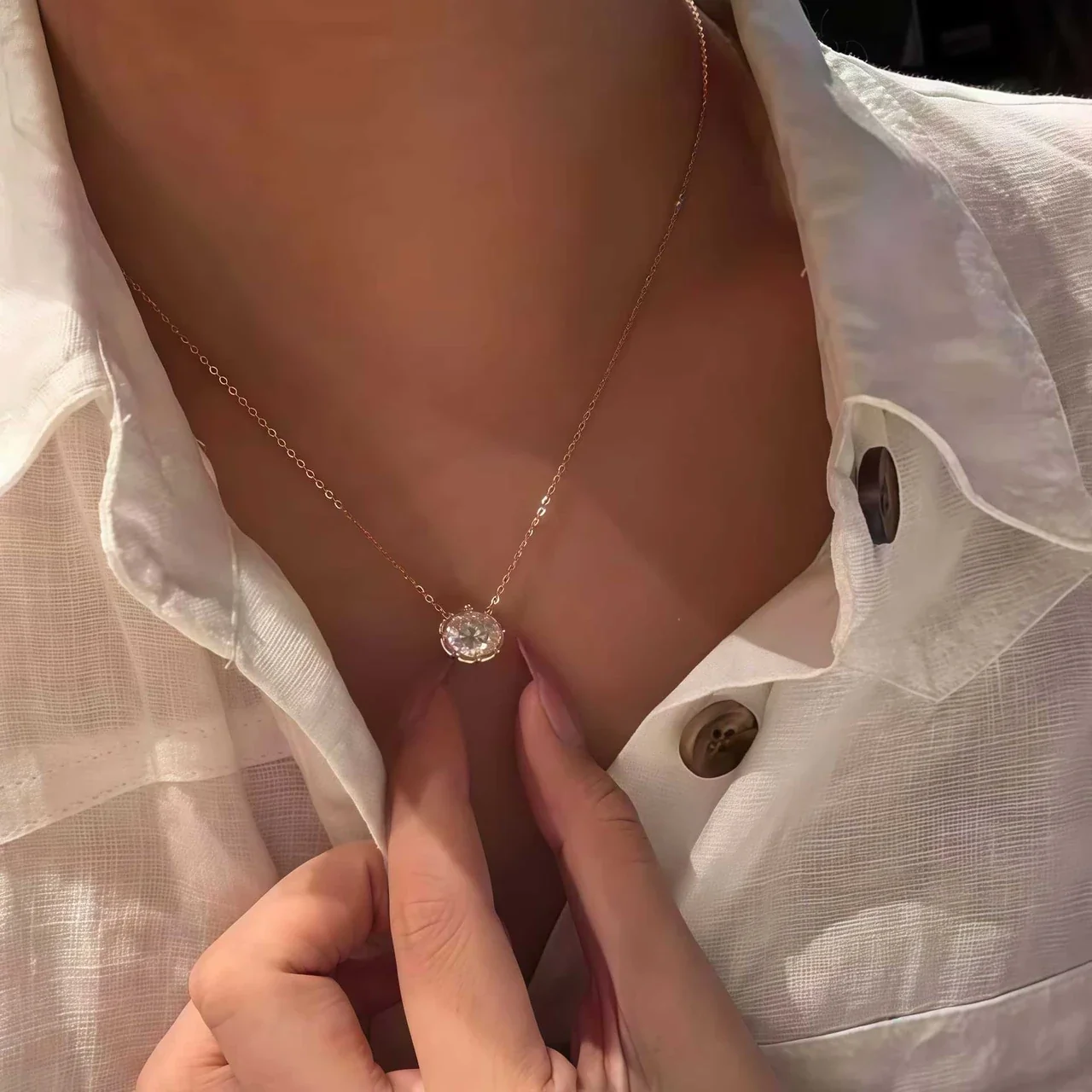 Radiant 925 Sterling Silver Oval Prong-Set Pendant Necklace
