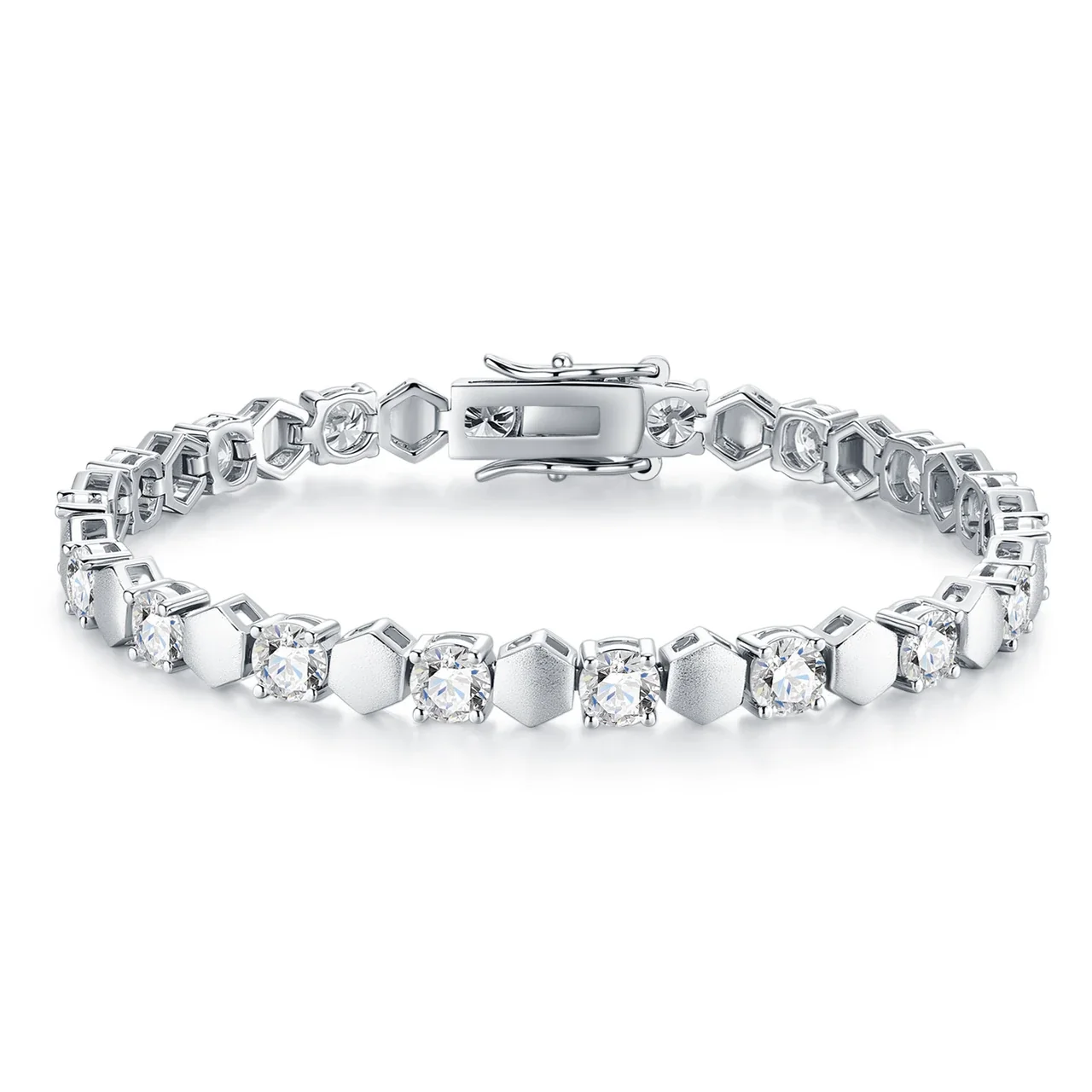 Geometric Electroplated Round Moissanite Link Bracelet