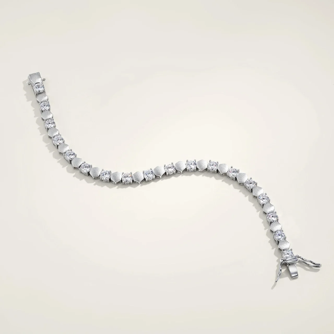 Geometric Electroplated Round Moissanite Link Bracelet