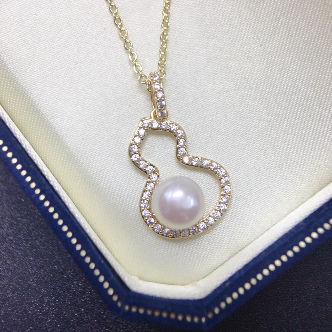 Graceful Gold-Plated Gourd Pavé Pearl Pendant Necklace
