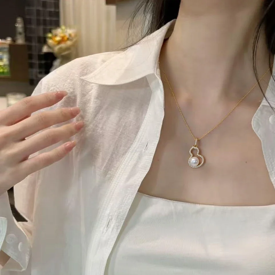Graceful Gold-Plated Gourd Pavé Pearl Pendant Necklace