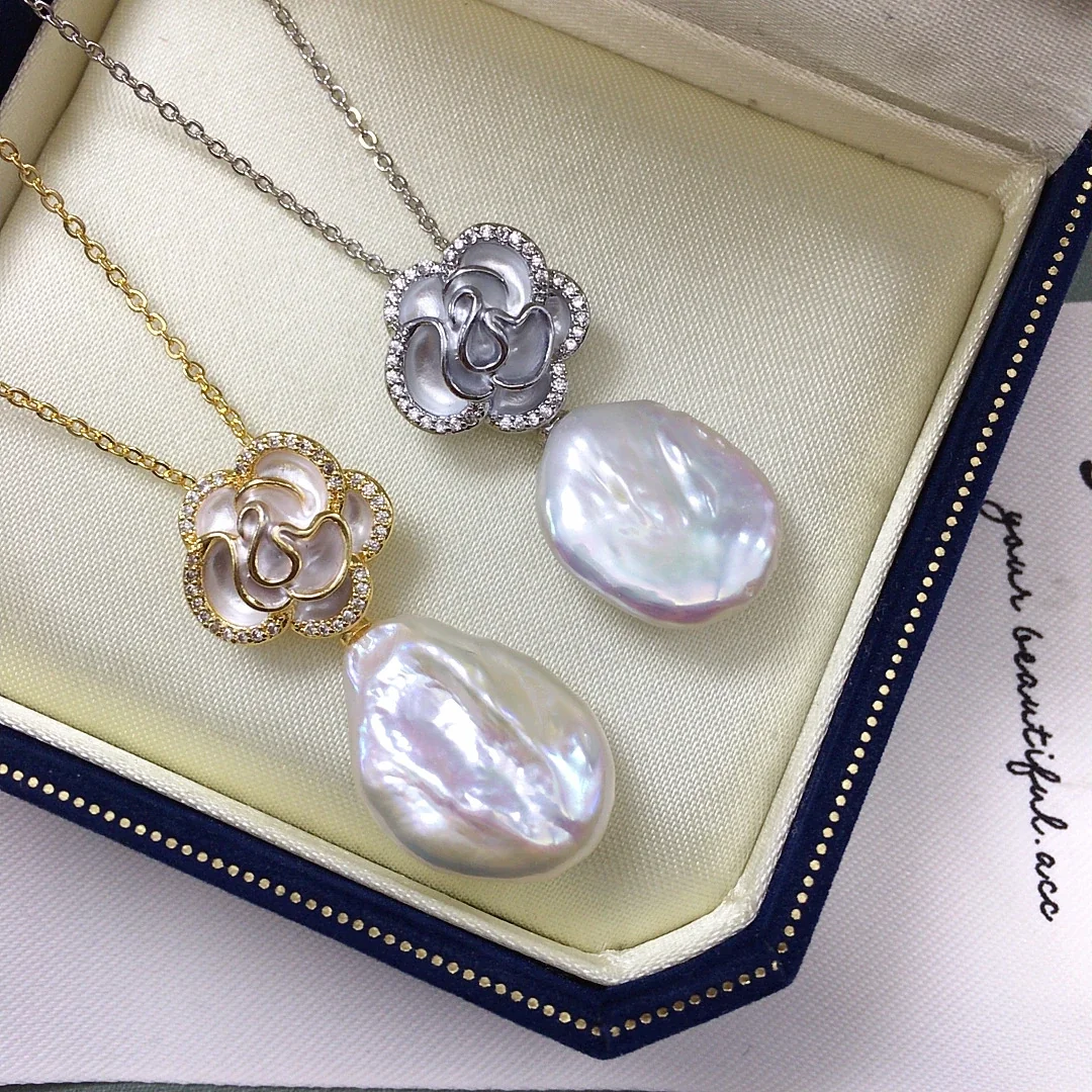 Ornate Gold-Plated Openwork Camellia Pearl Pendant Necklace