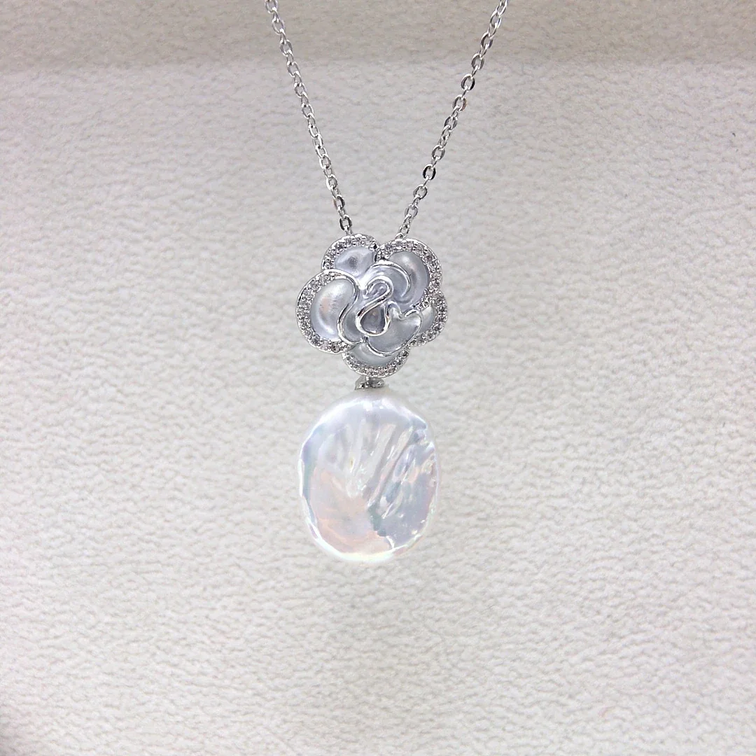 Ornate Gold-Plated Openwork Camellia Pearl Pendant Necklace