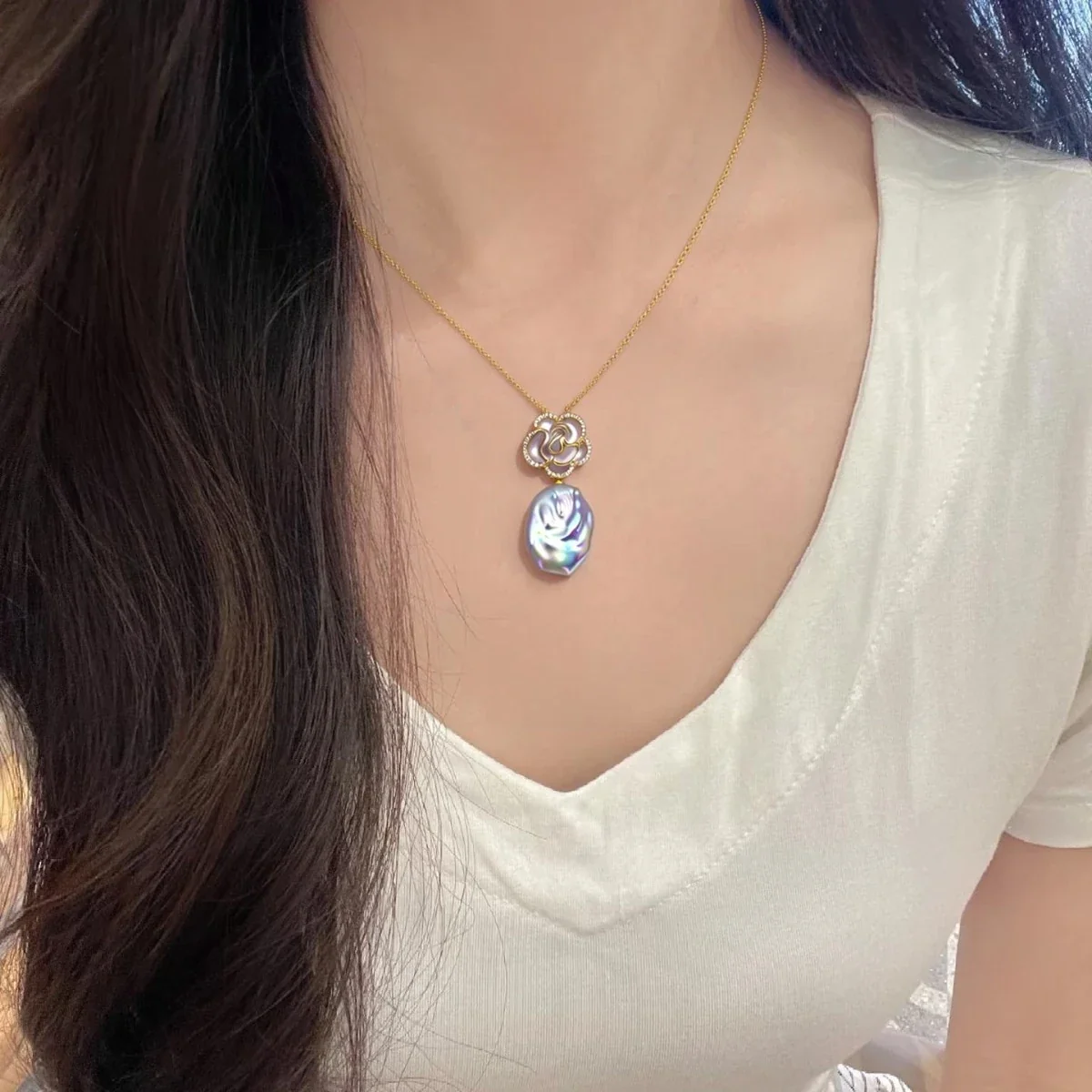 Ornate Gold-Plated Openwork Camellia Pearl Pendant Necklace