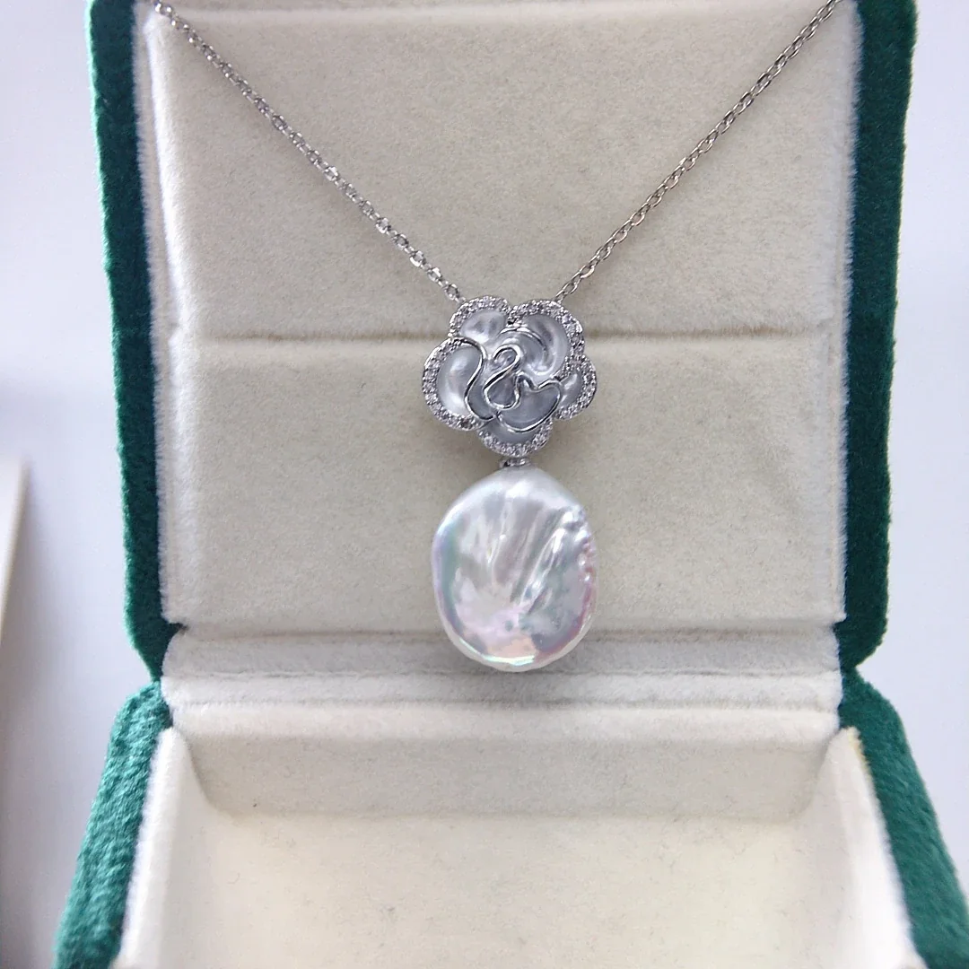Ornate Gold-Plated Openwork Camellia Pearl Pendant Necklace - Silver