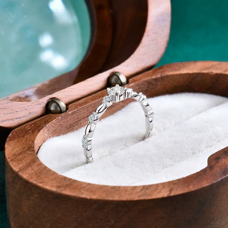 Twisted 925 Sterling Silver Round Moissanite Ring