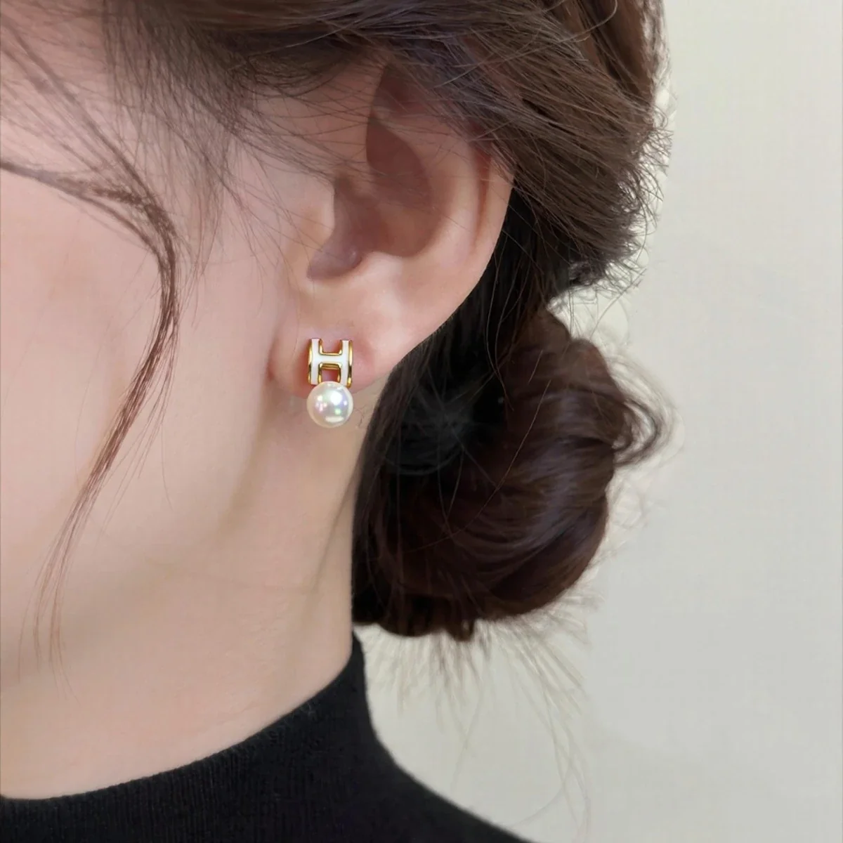 Polished Gold-Plated H Motif Freshwater Pearl Stud Earrings