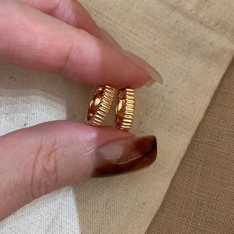Ribbed Huggie 18K Gold-Plated 925 Sterling Silver Hoop Earrings - Gold