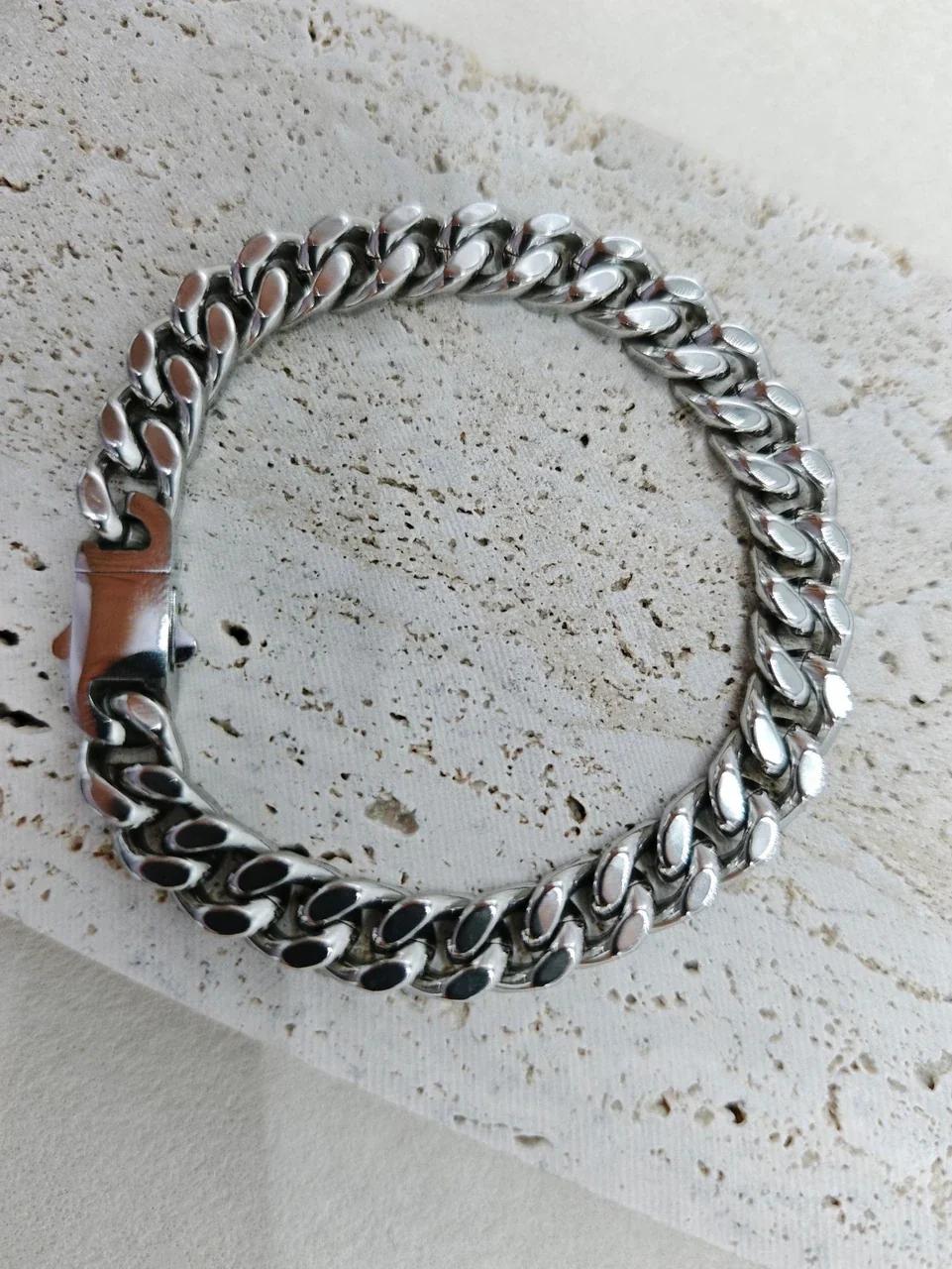 Bold Stainless Steel Polished Curb-Link Box-Clasp Bracelet - 21 cm