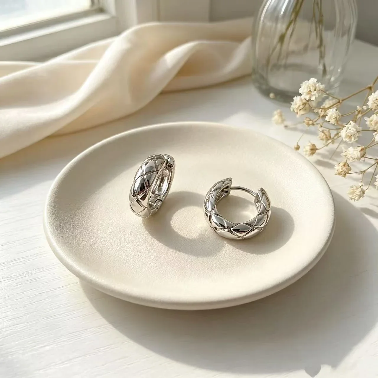 Geometric Diamond-Pattern 925 Sterling Silver Hoop Earrings