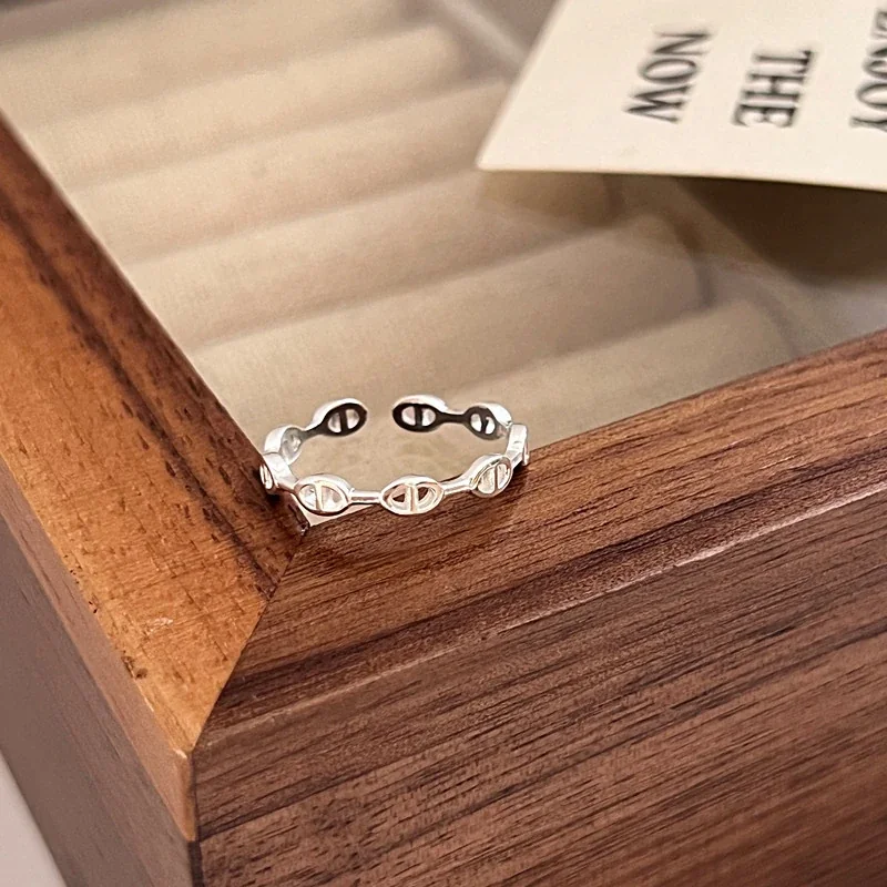 Delicate 925 Sterling Silver Oval Link Open-Front Ring