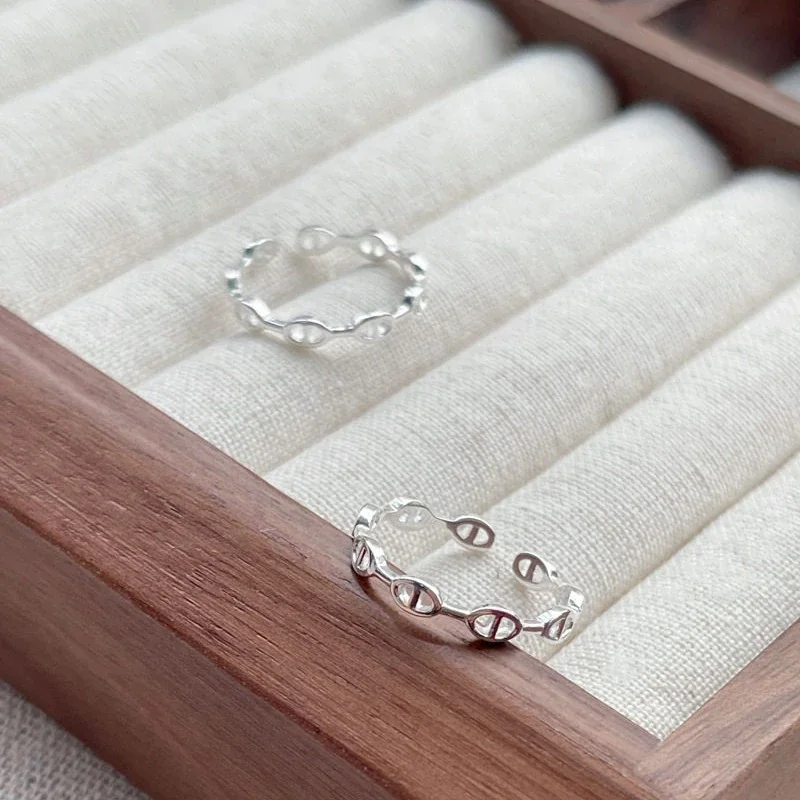 Delicate 925 Sterling Silver Oval Link Open-Front Ring