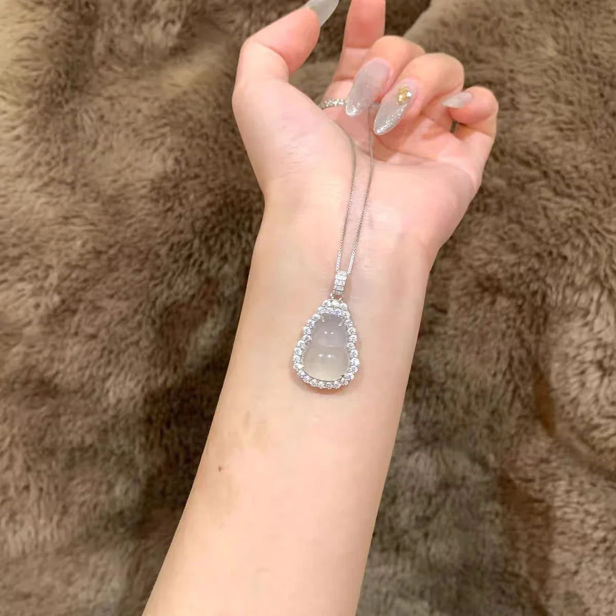 Luminous Gourd 925 Sterling Silver Pavé Halo Necklace