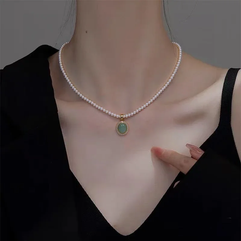 Refined Gold-Plated Pearl Strand Oval Agate Pendant Necklace