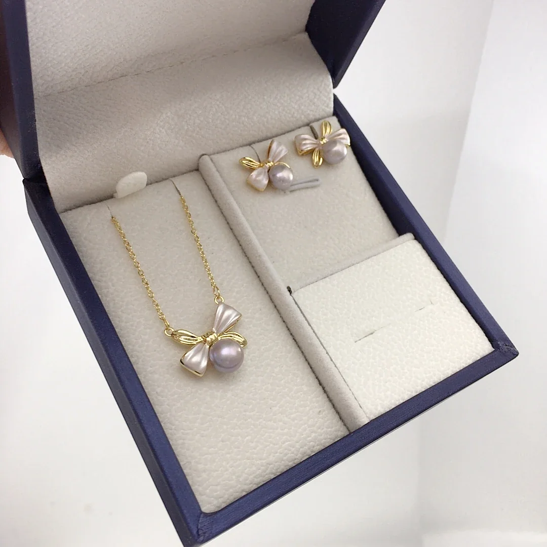 Delicate Gold-Plated Bow Leaf Freshwater Pearl Set