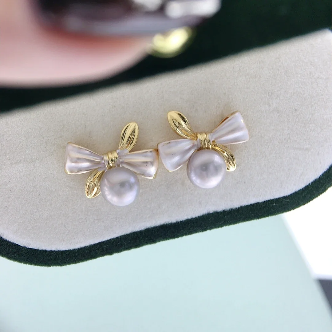 Delicate Gold-Plated Bow Leaf Freshwater Pearl Set