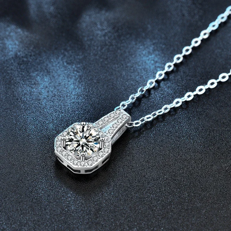 Radiant 925 Sterling Silver Halo Round Moissanite Necklace