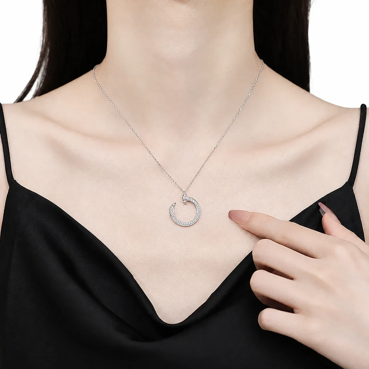 Polished U-Hoop 925 Sterling Silver Pavé Moissanite Necklace