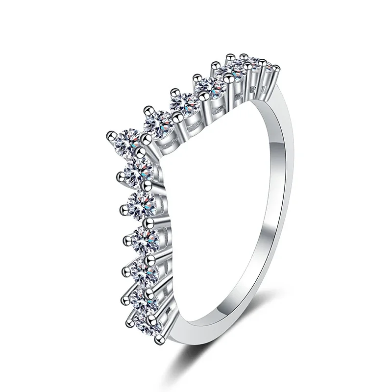 Crownlike 925 Sterling Silver V Prong-Set Moissanite Ring