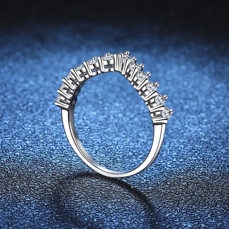 Crownlike 925 Sterling Silver V Prong-Set Moissanite Ring