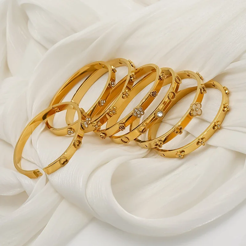 Ornate Gold-Plated Stainless Steel Clover Heart Bangle