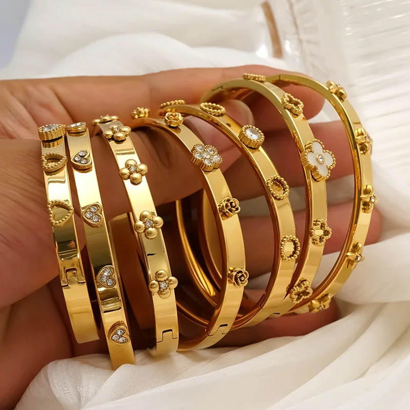 Ornate Gold-Plated Stainless Steel Clover Heart Bangle