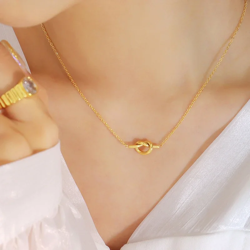 Refined Gold-Plated Knot Bar Stainless Steel Necklace
