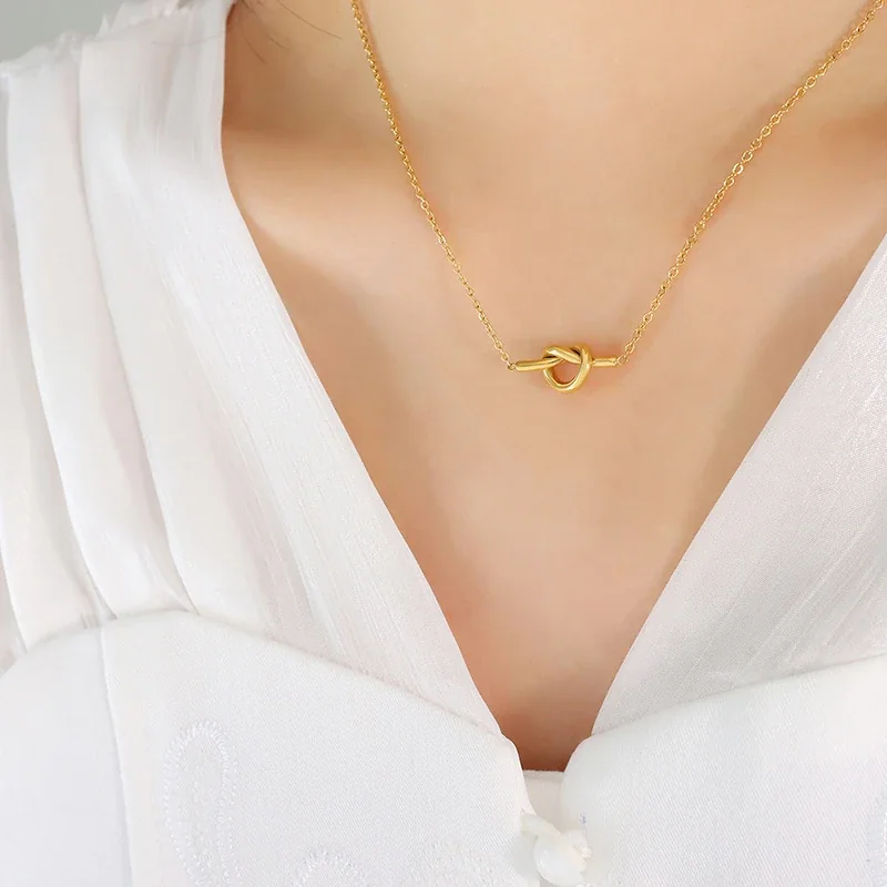 Refined Gold-Plated Knot Bar Stainless Steel Necklace - Gold