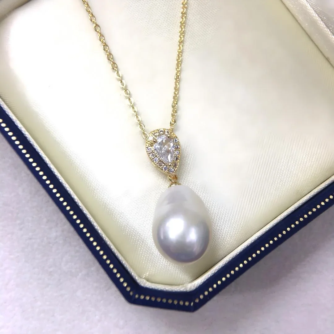Luminous Gold-Plated Teardrop CZ Pearl Pendant Necklace