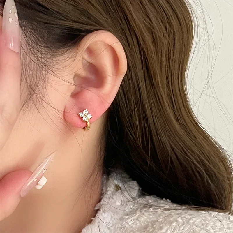 Delicate 925 Sterling Silver Four-Petal Huggie Hoop Earrings
