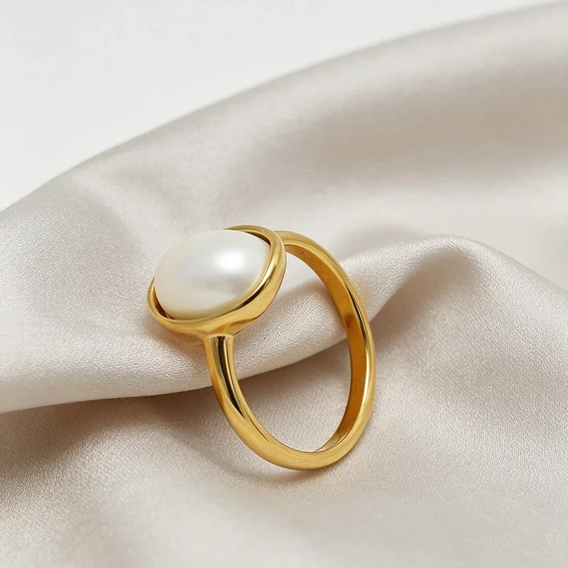 Luminous Gold-Plated Stainless Steel Oval Pearl-effect-Effect Ring