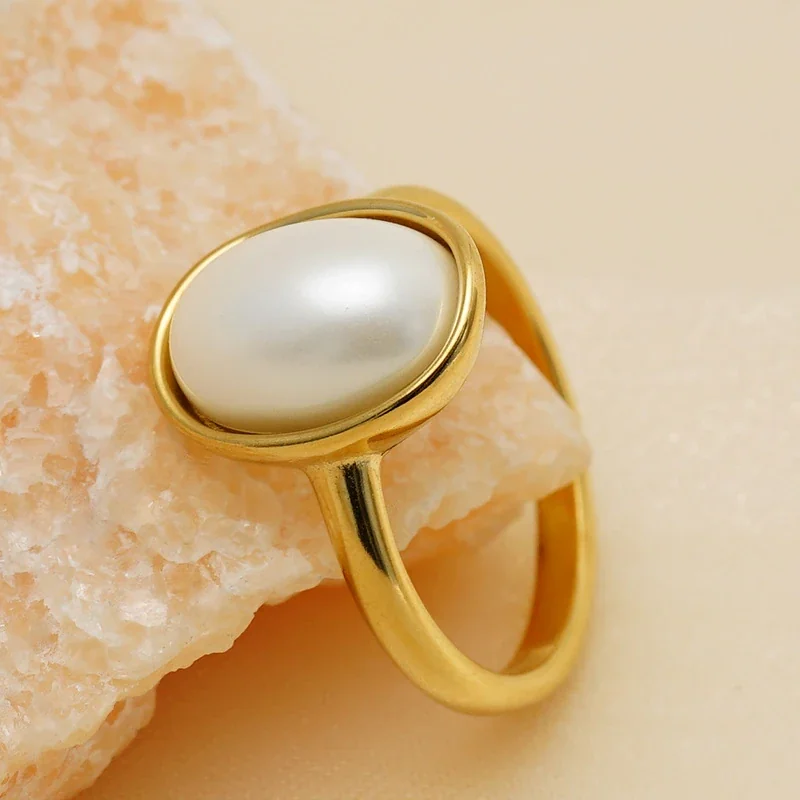 Luminous Gold-Plated Stainless Steel Oval Pearl-effect-Effect Ring