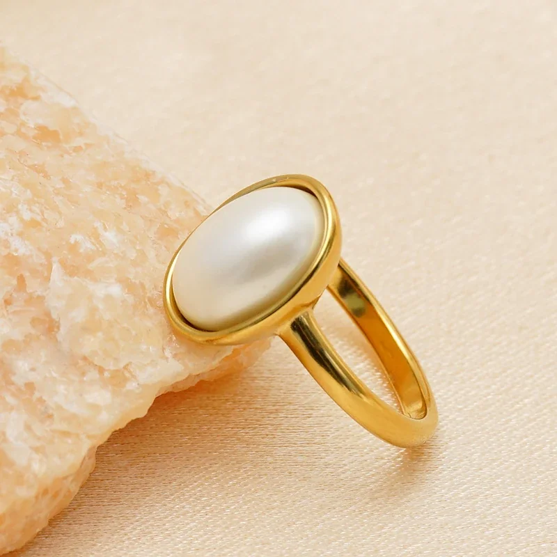 Luminous Gold-Plated Stainless Steel Oval Pearl-effect-Effect Ring