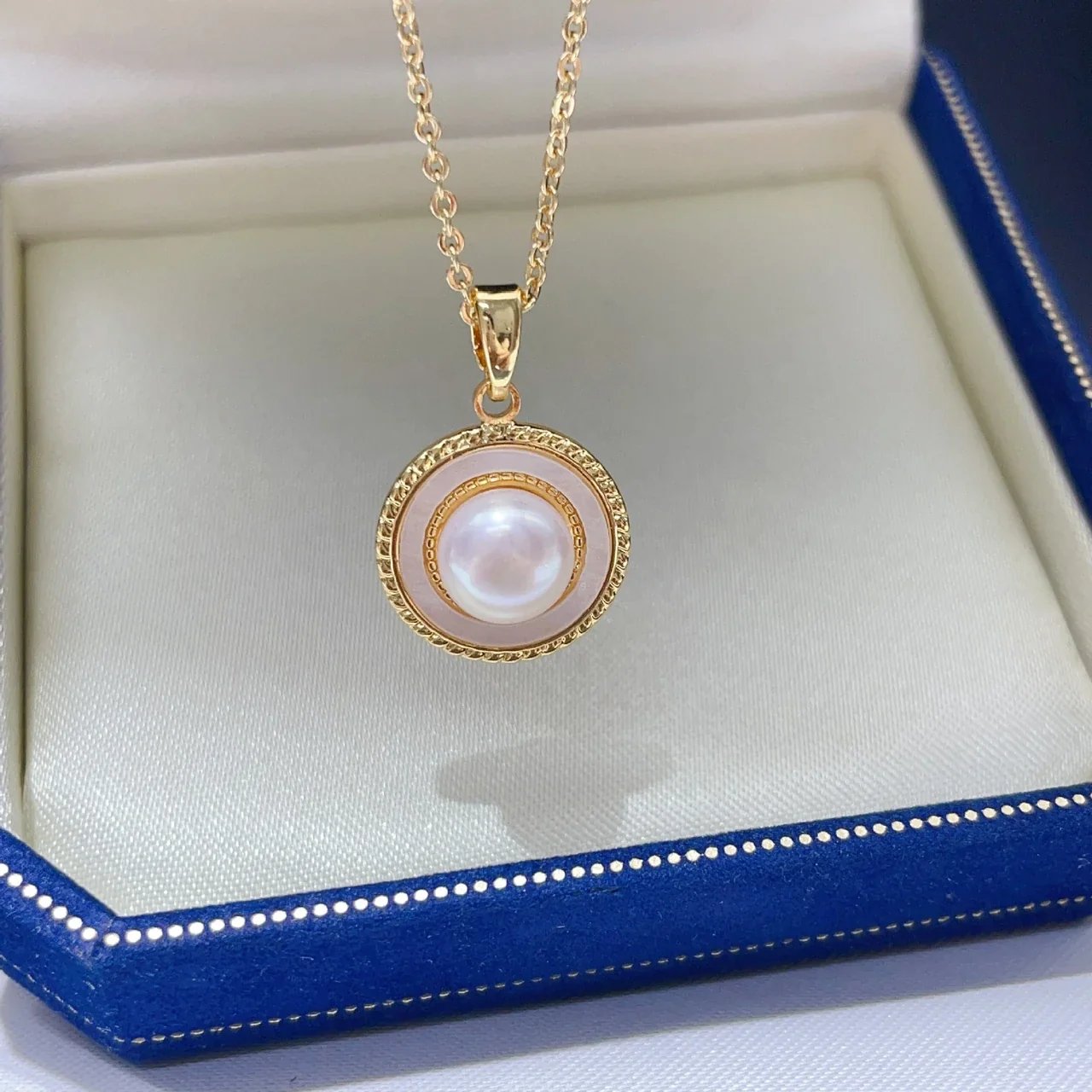 Ornate Gold-Plated Round Halo Freshwater Pearl Pendant