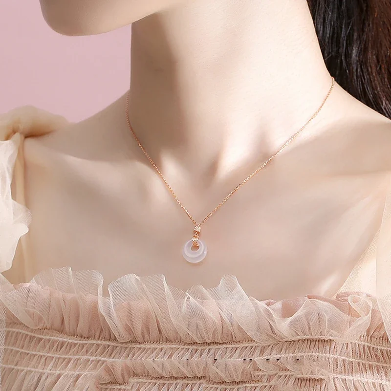Lustrous Donut Pendant 925 Sterling Silver Cable Necklace