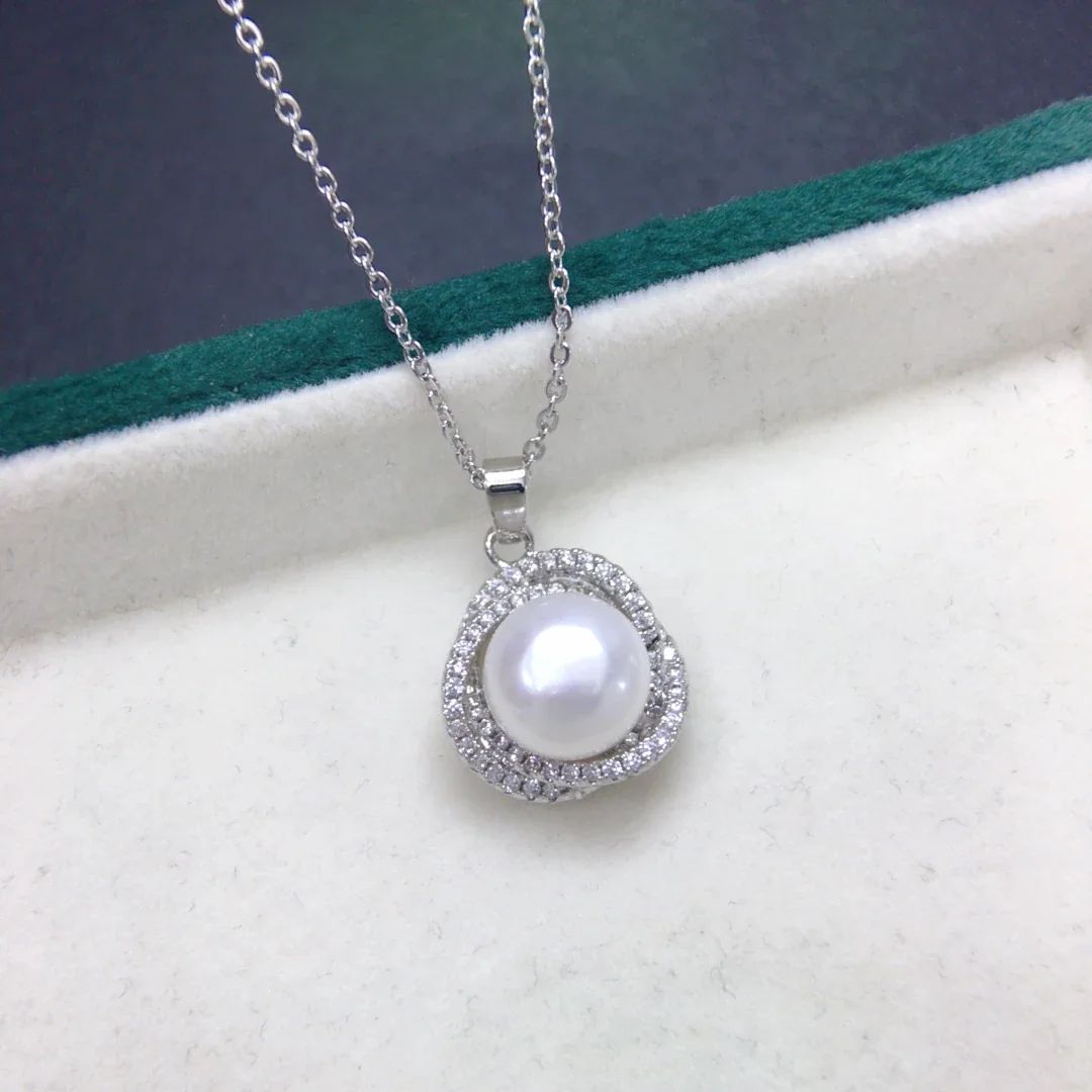 Lustrous Wavy Halo Pearl Pavé Pendant Necklace