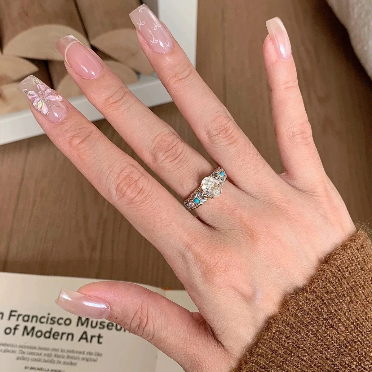 Vintage Oval Crystal Daisy Silver-Plated Copper Ring