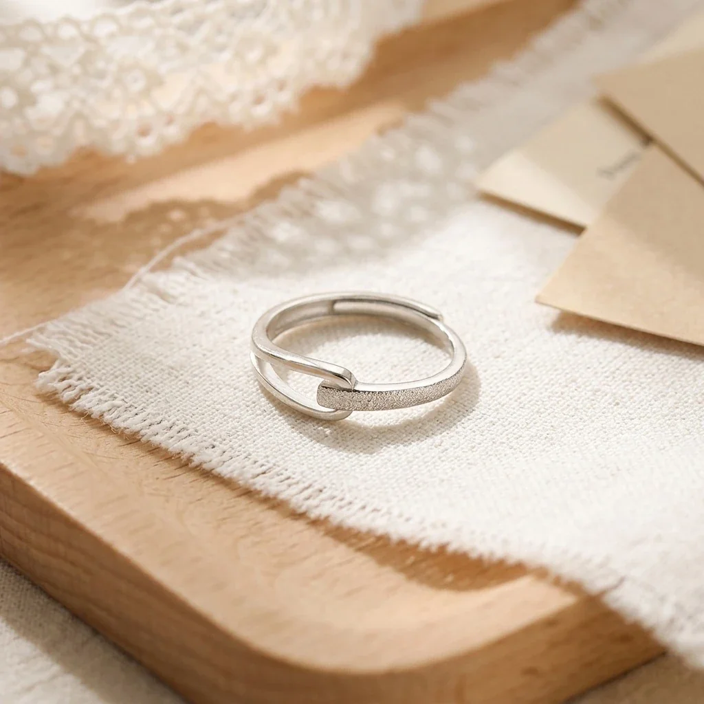 Sculptural Open-Front Link Textured 925 Sterling Silver Ring