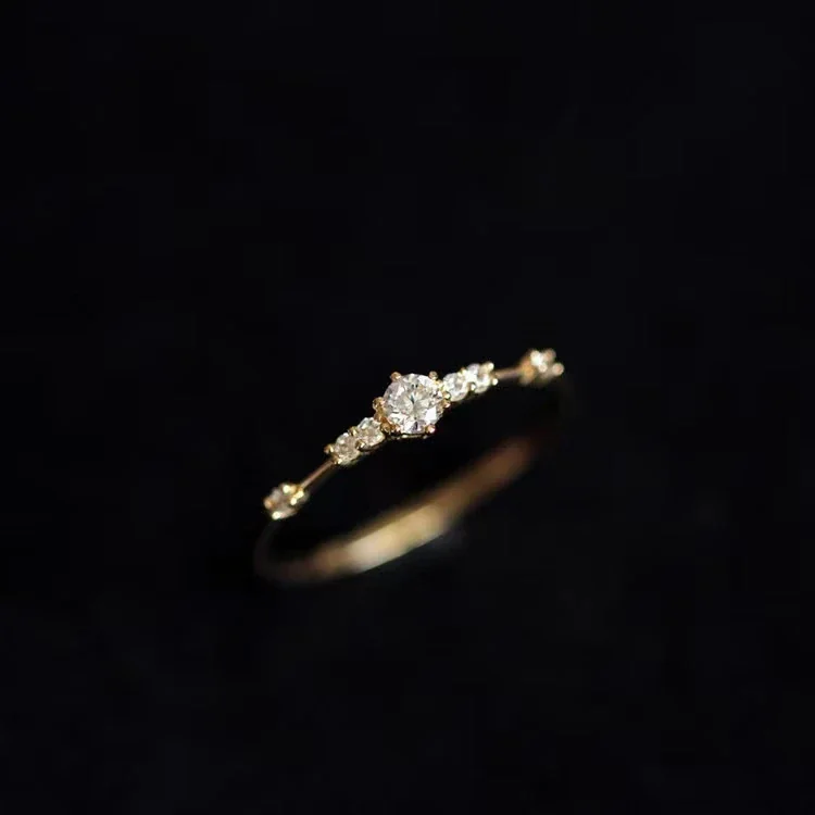 Delicate 925 Sterling Silver Seven-Stone Round Prong Ring