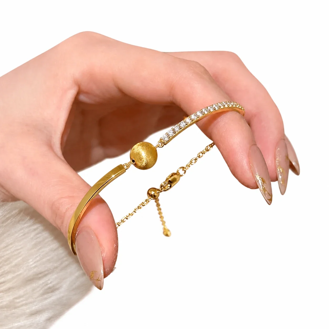 Refined Gold-Plated Brushed Ball Crystal Bar Copper Bracelet